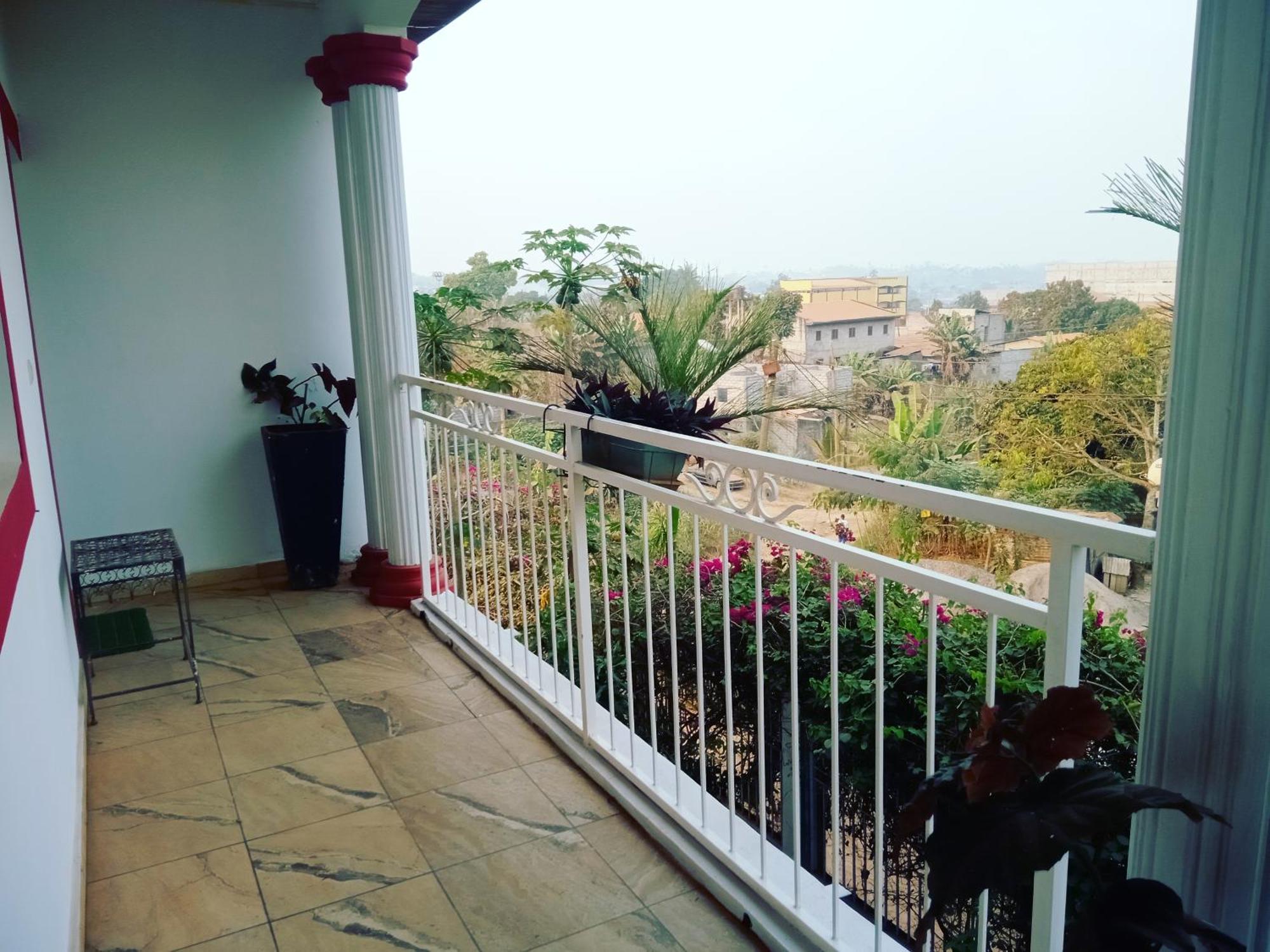 Residence Jardin Tropical Yaoundé 外观 照片