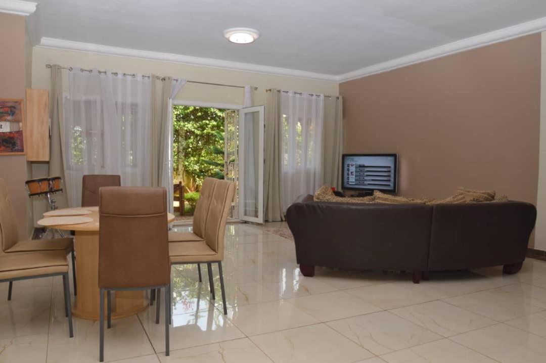 Residence Jardin Tropical Yaoundé 外观 照片
